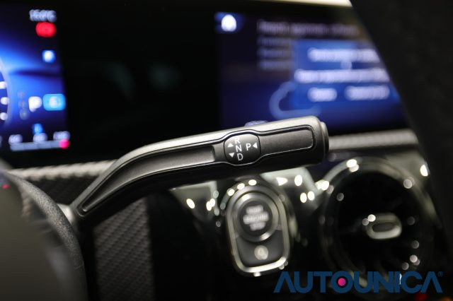 MERCEDES-BENZ A 180 usata, con Touch screen