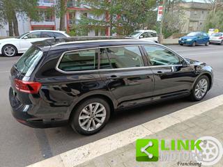 VOLKSWAGEN Passat Variant usata, con Controllo automatico clima