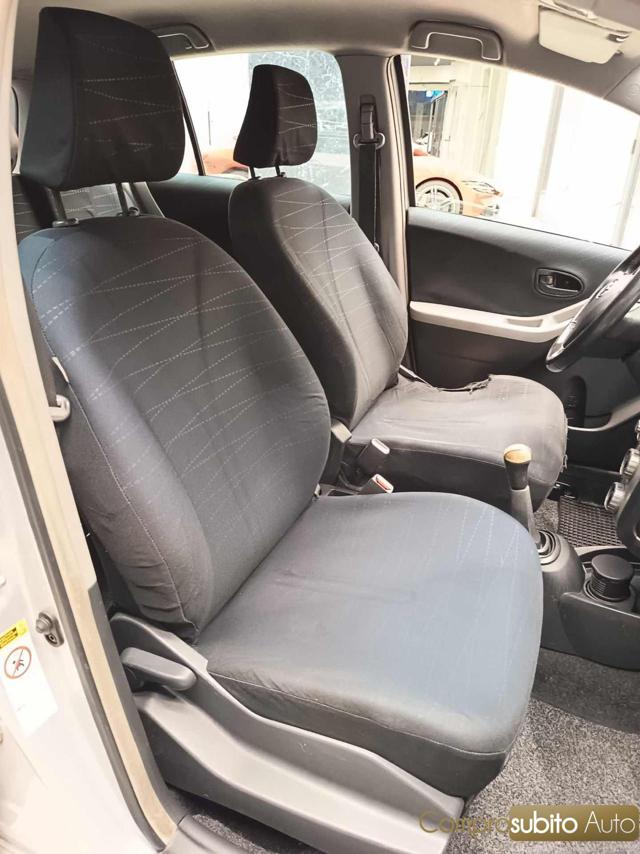 TOYOTA Yaris usata 15