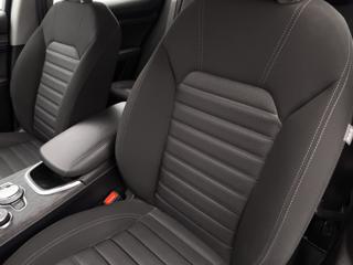 ALFA ROMEO Stelvio usata, con Controllo automatico clima