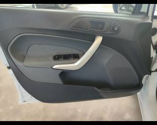 FORD Fiesta usata, con Specchietti laterali elettrici