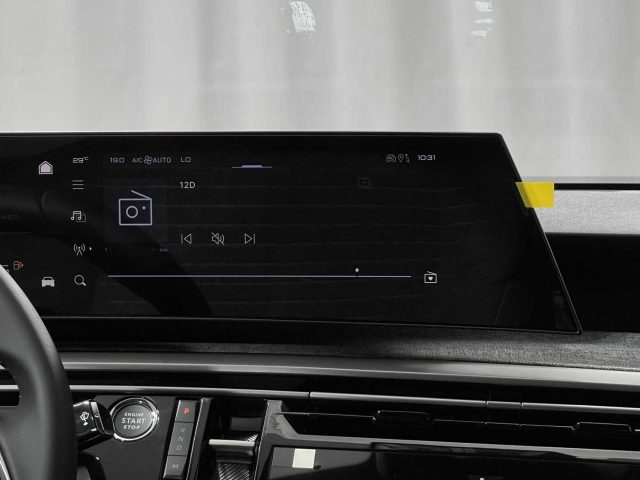 PEUGEOT 5008 usata, con Sensori di parcheggio posteriori