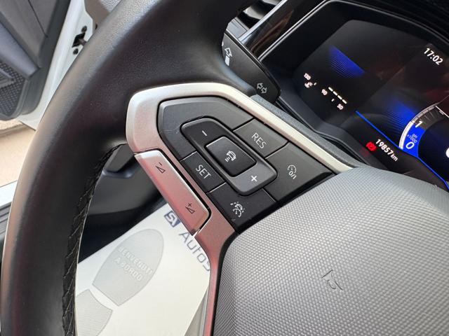 VOLKSWAGEN Taigo usata, con Touch screen