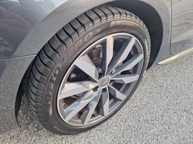 AUDI A4 usata, con Park Distance Control