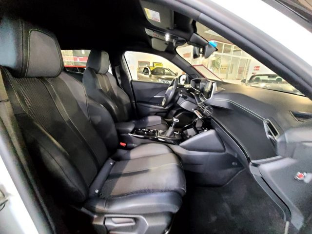 PEUGEOT 2008 usata, con Controllo automatico clima