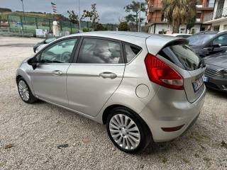 FORD Fiesta usata, con Autoradio