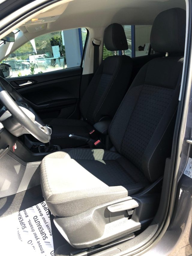 VOLKSWAGEN T-Cross usata, con USB