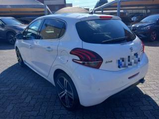 PEUGEOT 208 usata, con Airbag