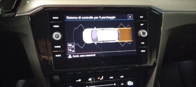 VOLKSWAGEN Passat usata, con Sistema di navigazione