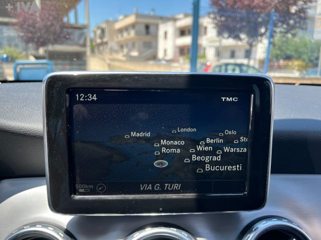 MERCEDES-BENZ GLA 220 usata 27