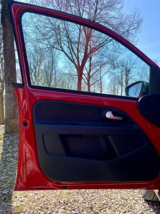 VOLKSWAGEN up! usata 24