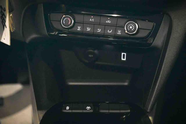 OPEL Corsa usata, con Touch screen