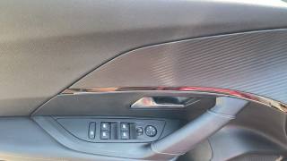 PEUGEOT 2008 usata, con Volante in pelle