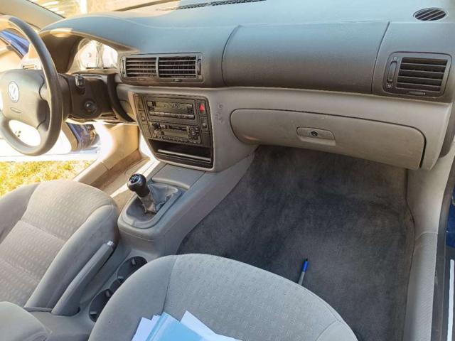VOLKSWAGEN Passat usata, con Autoradio