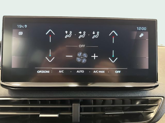 PEUGEOT 5008 usata, con Sensori di parcheggio posteriori