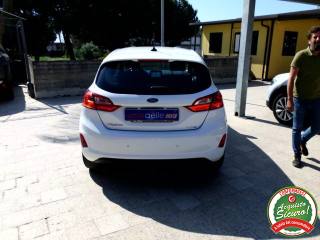 FORD Fiesta usata, con Autoradio