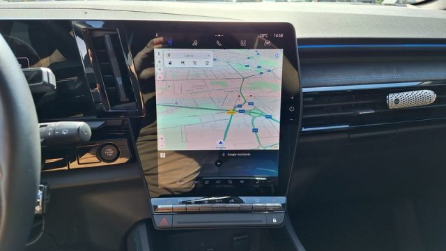 RENAULT Austral usata, con USB