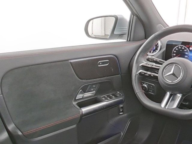 MERCEDES-BENZ GLA 180 usata, con Chiusura centralizzata