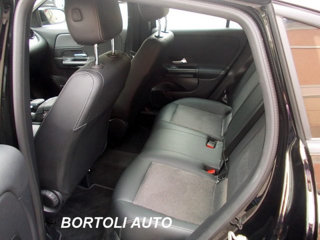 MERCEDES-BENZ GLA 200 usata, con Cerchi in lega