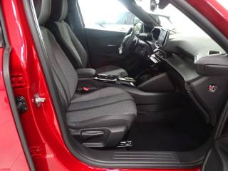 PEUGEOT 2008 usata, con Fari LED