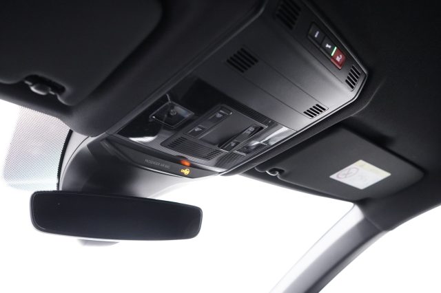 VOLKSWAGEN T-Roc usata, con Specchietti laterali elettrici