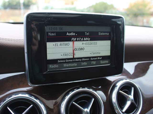 MERCEDES-BENZ GLA 220 usata, con Luci diurne LED