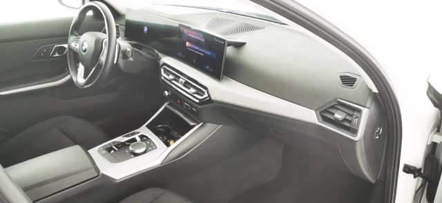 BMW 320 usata, con Telecamera per parcheggio assistito