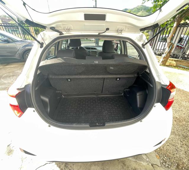 TOYOTA Yaris usata, con Specchietti laterali elettrici