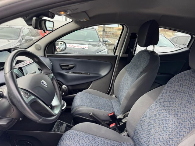 LANCIA Ypsilon usata, con ESP