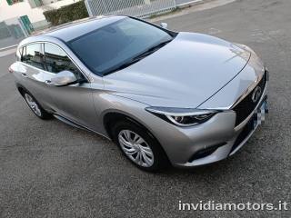 INFINITI Q30 usata, con Airbag laterali