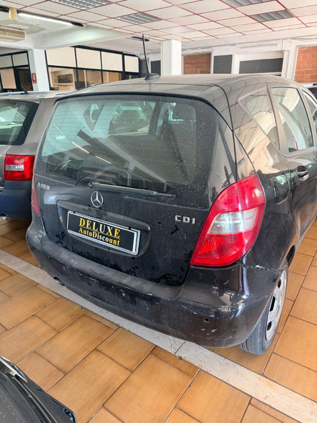 MERCEDES-BENZ A 180 usata, con Chiusura centralizzata