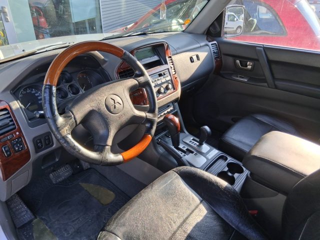 MITSUBISHI Pajero usata, con Autoradio