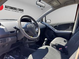 TOYOTA Yaris usata, con Autoradio