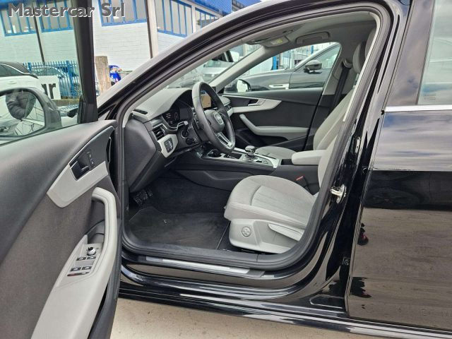 AUDI A4 usata, con Fari LED