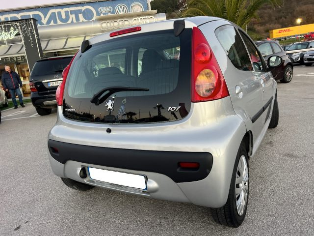 PEUGEOT 107 usata, con Autoradio