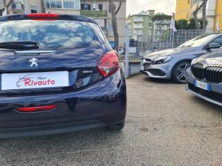 PEUGEOT 208 usata, con Alzacristalli elettrici