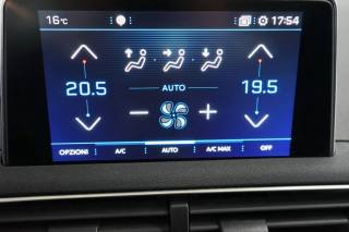 PEUGEOT 3008 usata, con Autoradio digitale