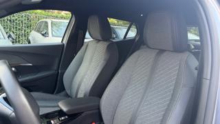 PEUGEOT 2008 usata, con Sistema di navigazione