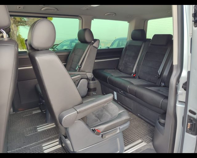 VOLKSWAGEN Multivan usata 17
