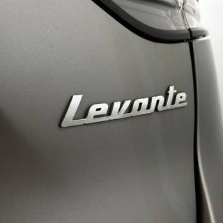 MASERATI Levante usata, con Autoradio digitale