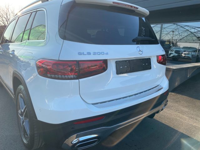 MERCEDES-BENZ GLB 200 usata, con Controllo trazione
