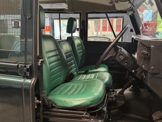 LAND ROVER Defender usata 6