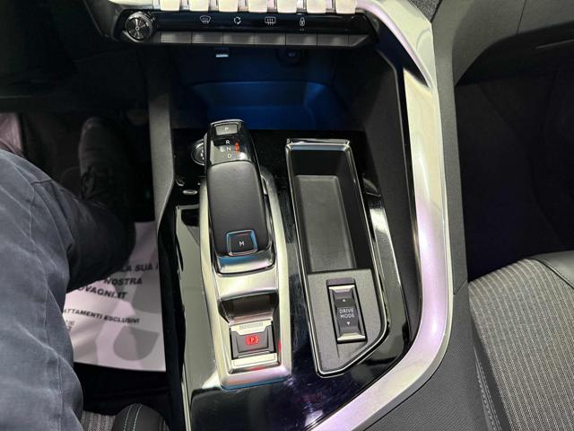 PEUGEOT 3008 usata, con Telecamera per parcheggio assistito