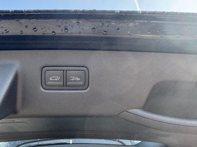 HYUNDAI Staria usata, con Park Distance Control