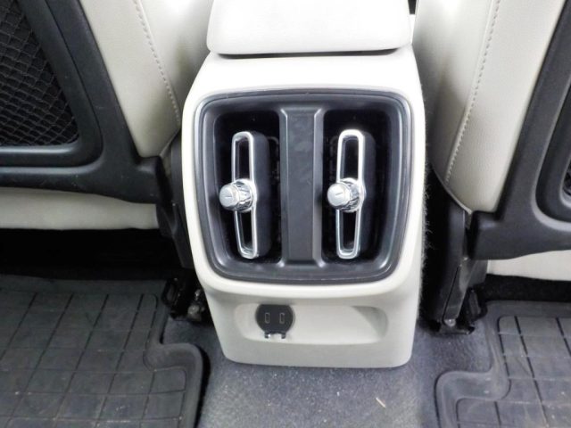 VOLVO XC40 usata, con Luci diurne