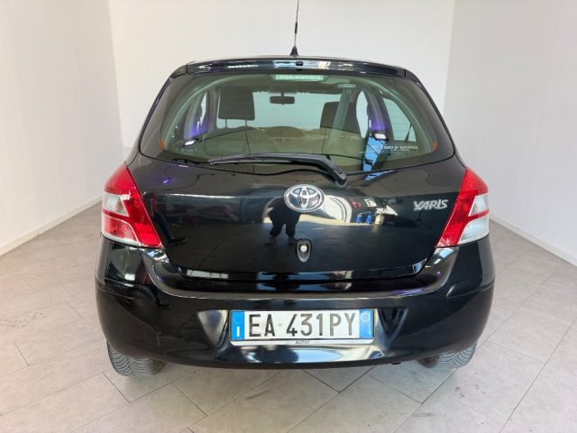 TOYOTA Yaris usata 8