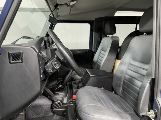 LAND ROVER Defender usata 9