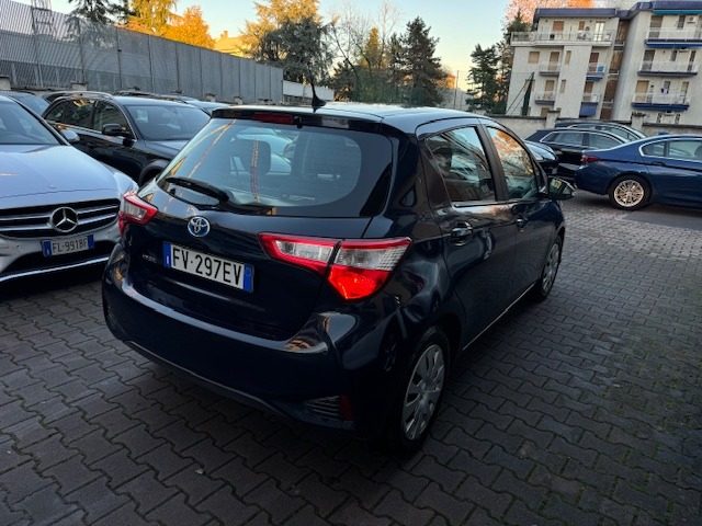 TOYOTA Yaris usata, con Autoradio