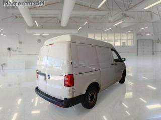 VOLKSWAGEN Transporter usata 2
