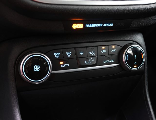 FORD Fiesta usata, con Bluetooth